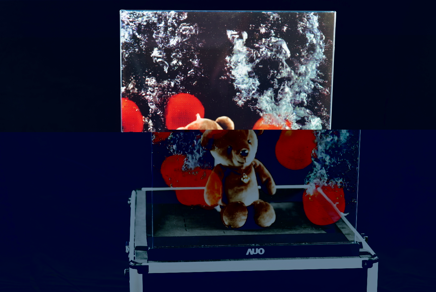 友達領先研發Micro LED透明顯示器，具備高穿透、低繞射、高亮度、可拼接之特性，可應用於智慧移動、智慧零售、商業展示等多元場域