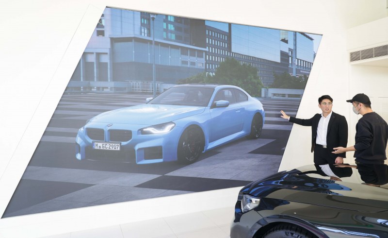 友達首度進軍CES 2024大秀智慧座艙及創利空間Space4M攜手台北汎德落地智慧零售LED沉浸式即時互動展示中心解決方案，透過數位翻新將智慧顯示互動導入多元場域，為汽車業顧客深化賞車情境體驗