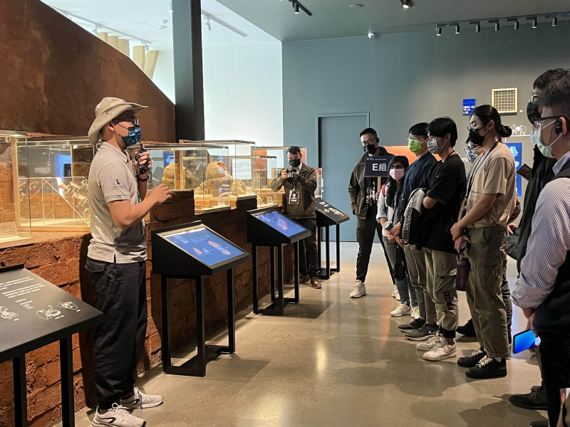 友達招募員工為文化志工，擔任文化館導覽大使，積極推廣文資保存、文史教育