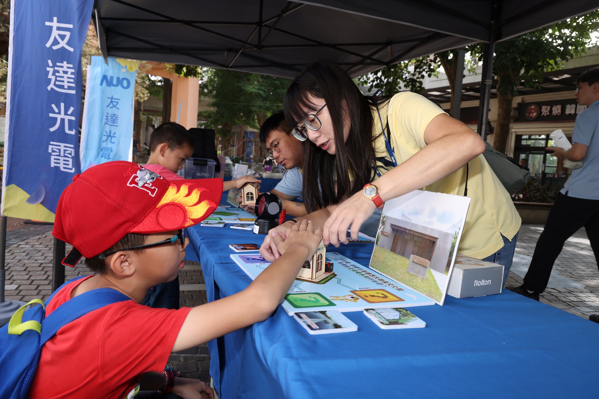 友達投入永續素養教育多年，從自身的環境教育場域走入校園、各式活動現場，合作夥伴亦擴及到NGO、公部門與供應鏈，豐碩成果獲「社會共融領袖獎」