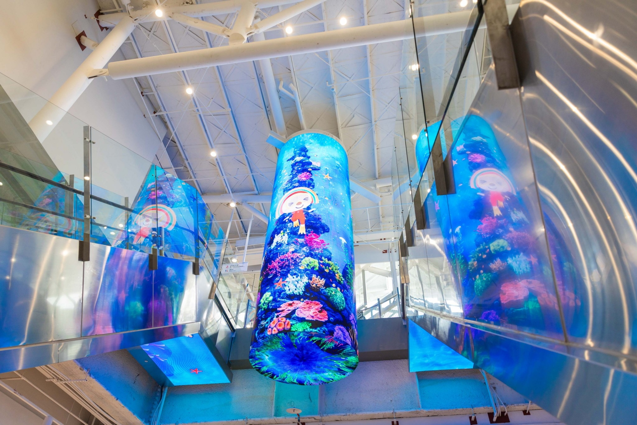 達擎與傑可達整合先進顯示技術與軟硬體應用服務，提供一系列大型LED顯示解決方案，為全新改裝開幕的「清水服務區」佈局嶄新視覺體驗。